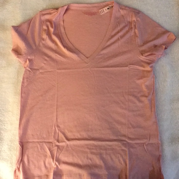 Victoria's Secret Tops - 🆕 Victoria’s Secret V-Neck Tee Victoria's Secret Tops - 🆕 Victoria’s Secret V-Neck Tee